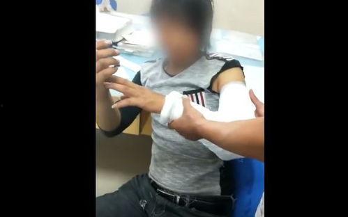 网红吃瓜男生是谁啊视频,视频走红背后的故事