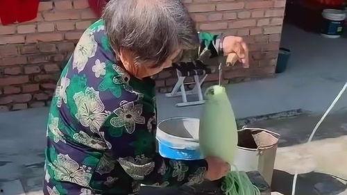 回老家妈妈吃瓜网,揭秘乡村生活趣味瞬间