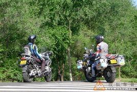 摩托车网红男博主吃瓜