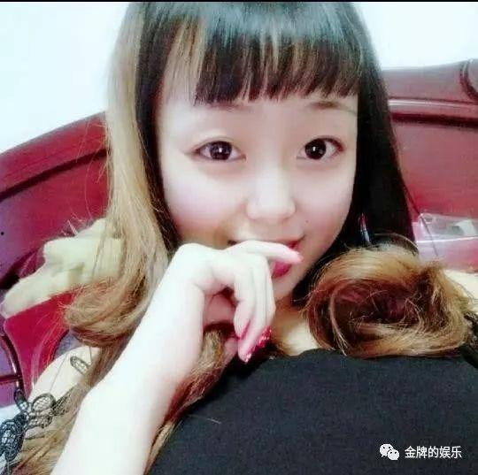 网红吃瓜小姐姐视频下载