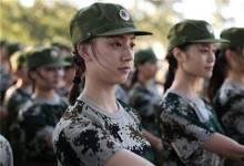 吃瓜网军训女跳舞,女兵翩翩起舞，展现青春活力