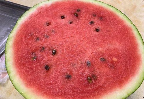 黑亮吃瓜网,揭秘娱乐圈幕后故事，带你领略明星真实生活  第3张