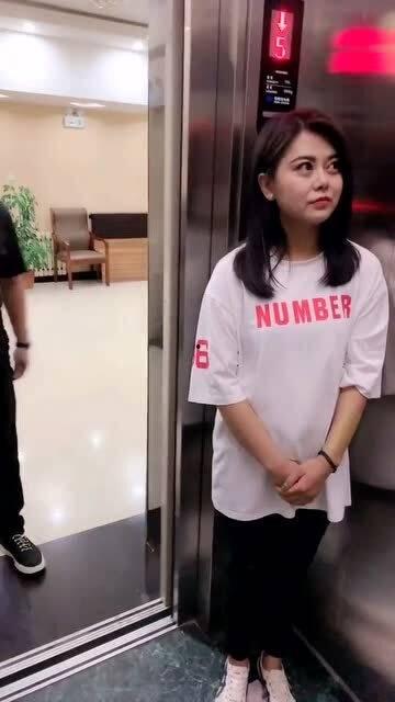 吃瓜电梯是哪个网红,她是如何成为网络红人的？