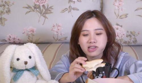 网红泡泡和黄钰杰吃瓜,一场吃瓜盛宴背后的故事