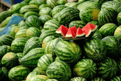 南京网红吃瓜事件真相是真的吗,事实与谣言的较量